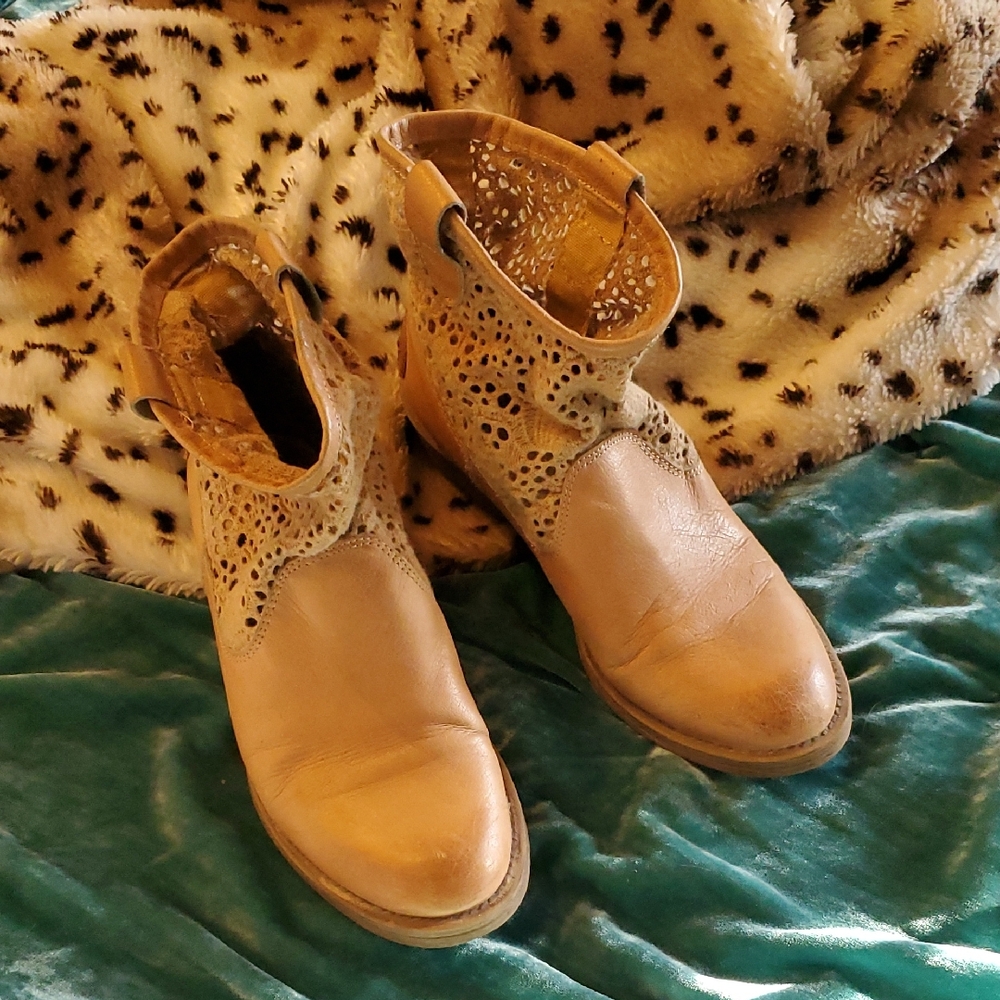 Coolway Beige Cutout Ankle Booties
